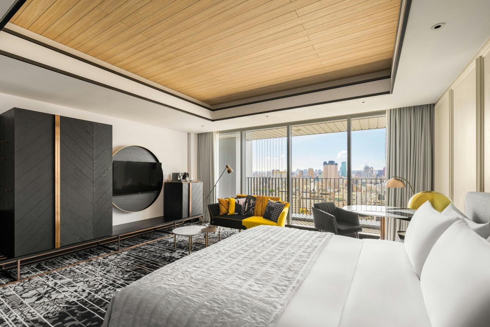 Le Meridien Тайчжун Экстерьер фото A guest room at the Westin Tokyo